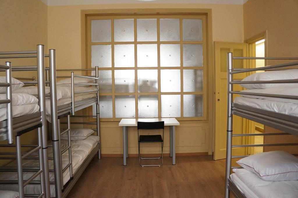 Es Hostel Saint-Gilles Экстерьер фото