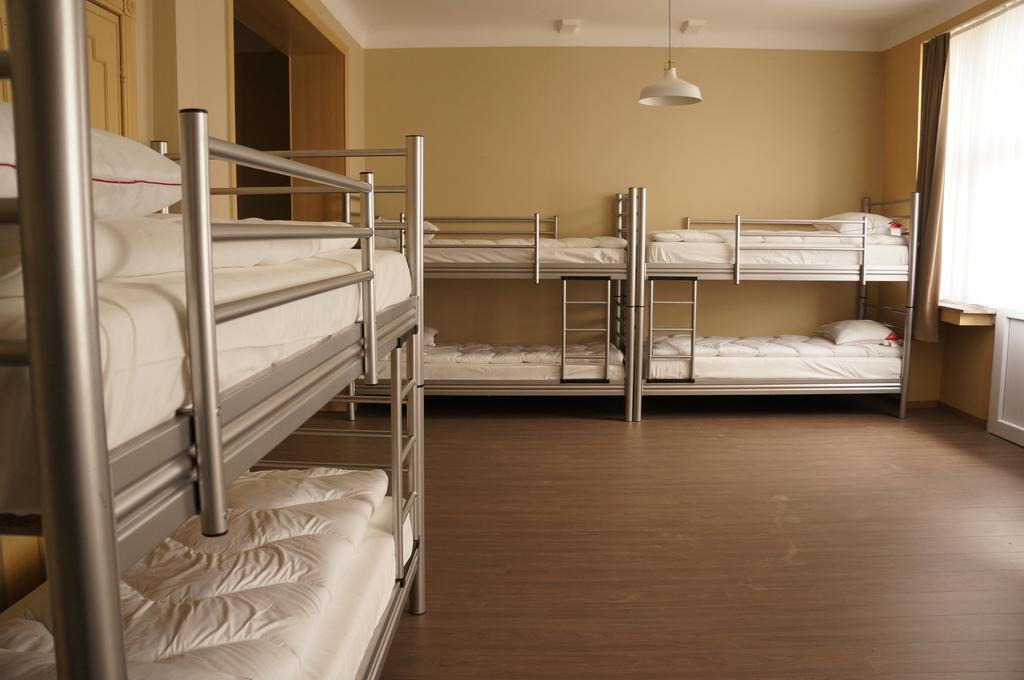 Es Hostel Saint-Gilles Экстерьер фото