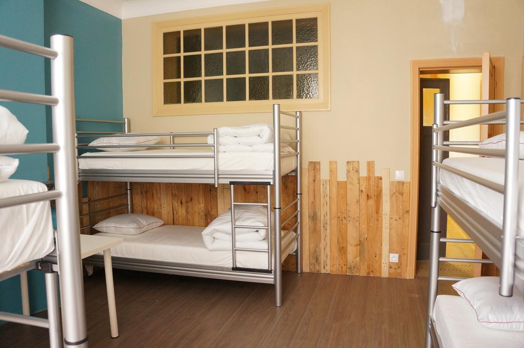 Es Hostel Saint-Gilles Экстерьер фото